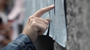 El lugar de votación de cada ciudadano está en el padrón. Si hay un error con el domicilio y la escuela asignada está muy lejos, tienen que ir a sufragar igual y antes de la próxima elección pedir una corrección.