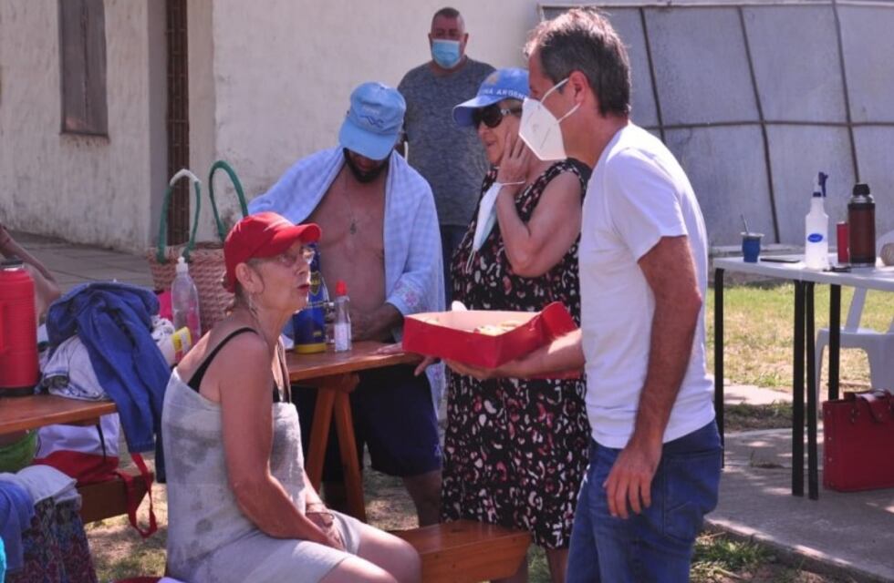 Bernarte visitó la escuela de verano de Adultos Mayores