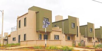 Entrega de las vivendas en Itaembé Guazú