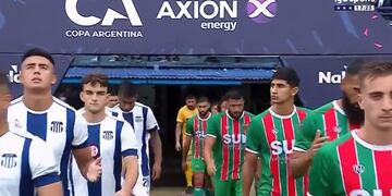 Talleres pasó por sofocones contra Agropecuario, al que le anularon tres goles (La Voz).