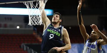 Leandro Bolmaro "se soltó" y jugó un partidazo en la victoria de su equipo en la G-League. (@iawolves)