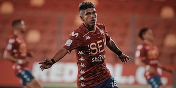 El chileno juega en Unión española y fue convocado a la selección de su país