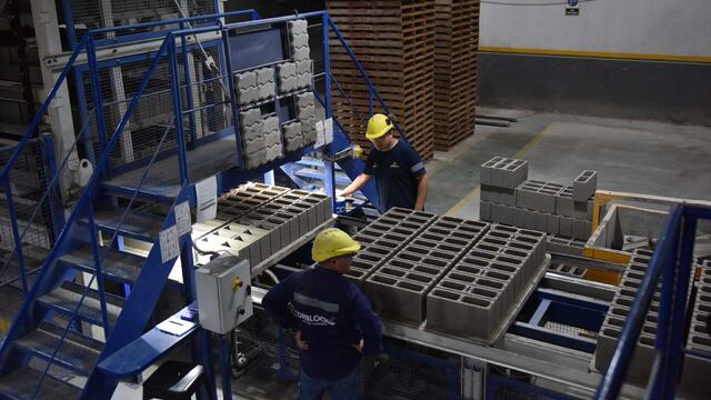 Corblock presentó su cambio de imagen y la inversión en una nueva línea de producción (Facundo Luque / La Voz)