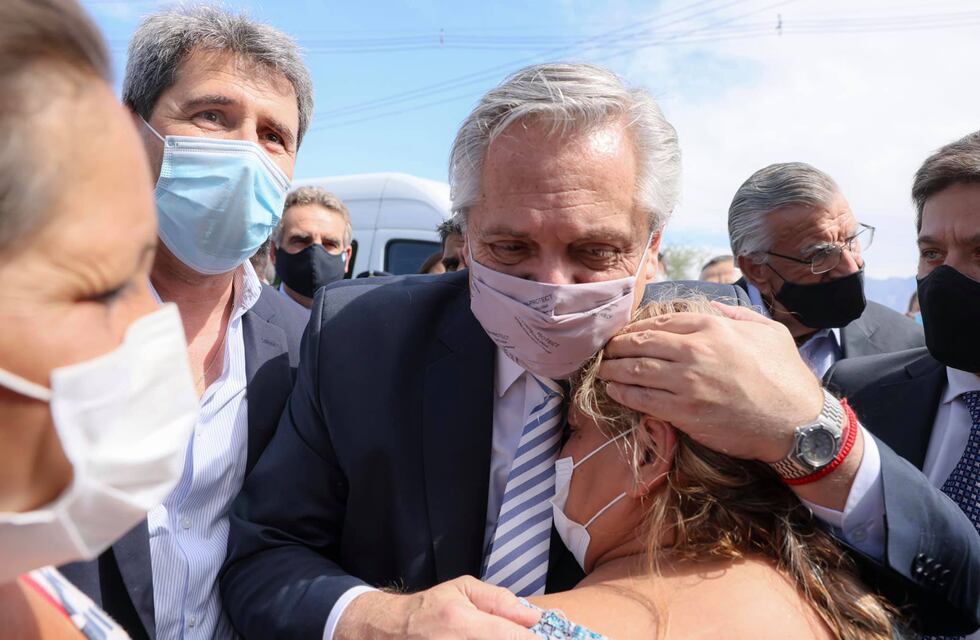 Alberto le dejó a San Juan $7.120 millones para casas y reconstrucción de viviendas dañadas