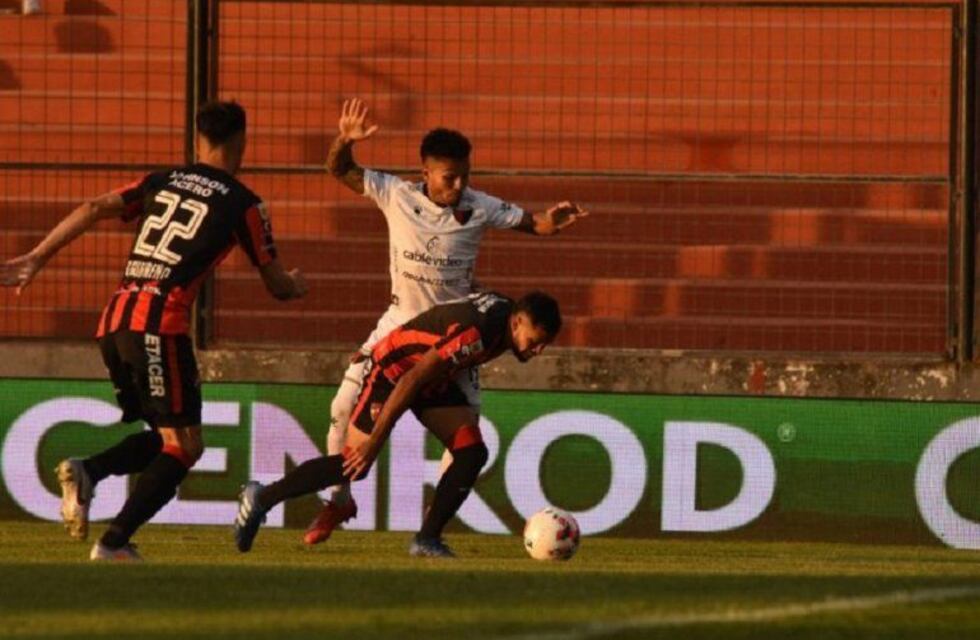 Insólito: Wilson Morelo se intoxicó con el pasto de la cancha de Patronato