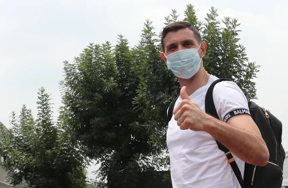 “Dibu” Martínez está en “modo turista” y sorprendió a los vecinos de Mar del Plata