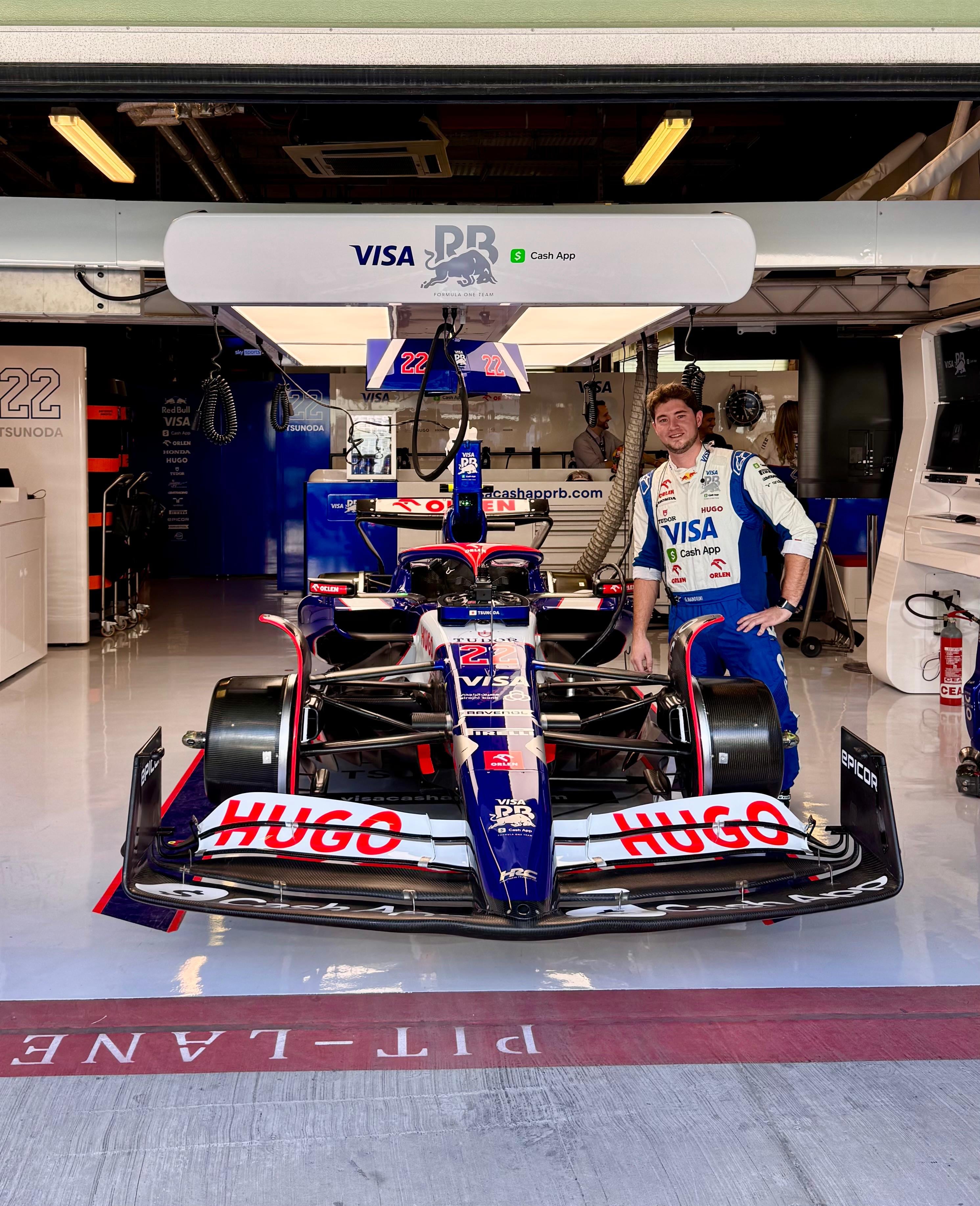 Gregorio Mandrini, mecánico cordobés de Racing Bulls.
