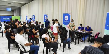 Abrieron nuevo mega vacunatorio en el Portal Rosario