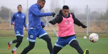 Godoy Cruz arma el equipo para enfrentar de Vélez por la Liga Profesional.