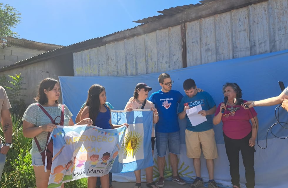 Emotivo abrazo solidario al merendero Sapucay