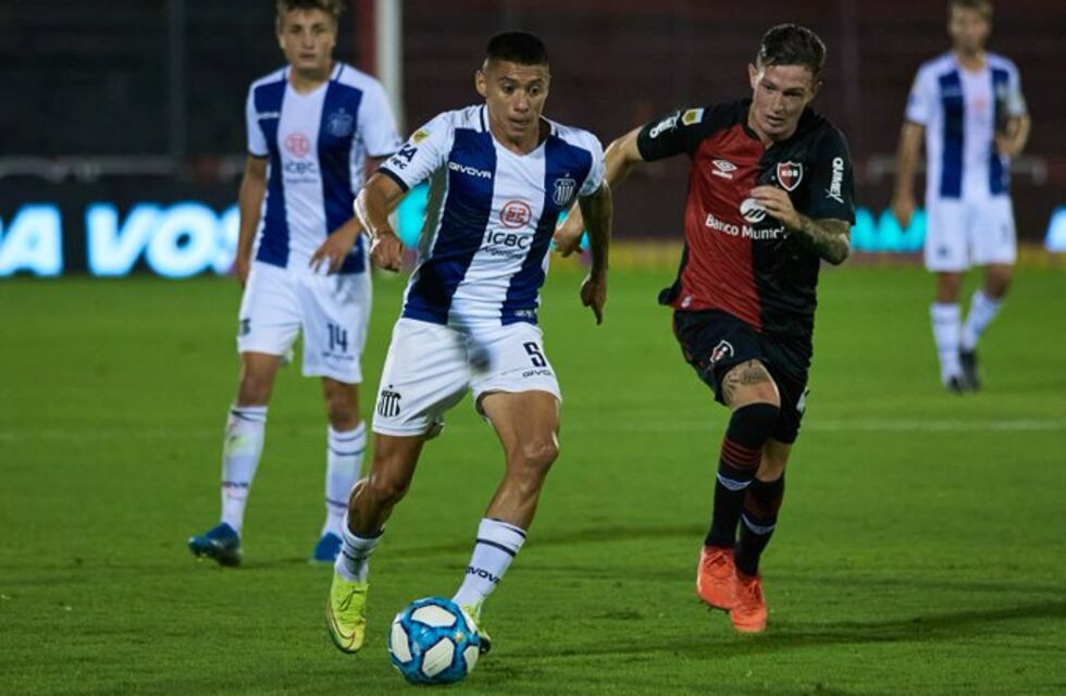 El puntero Talleres se lo empató a Newell’s con uno menos