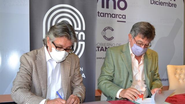 Firmaron un convenio de cooperación para la promoción y ventas de artesanías y productos típicos de Catamarca