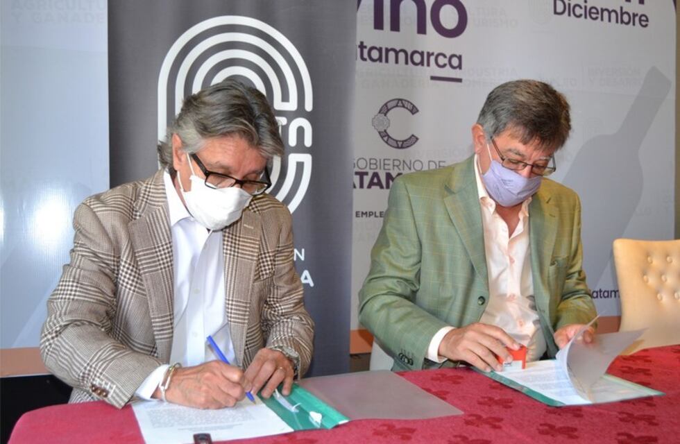 Firmaron un convenio de cooperación para la promoción y ventas de artesanías y productos típicos de Catamarca
