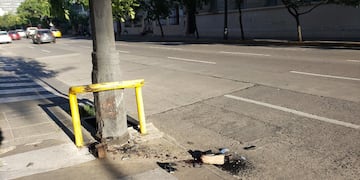 Las jóvenes estaban esperando un remis cuando ocurrió le accidente.  (Foto: Roxana Martínez/El Doce)