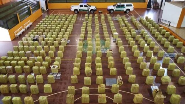 Incautan contrabando de cigarrillos en Puerto Esperanza.