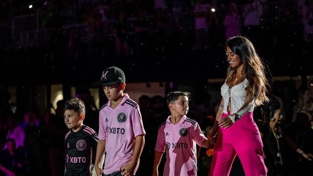 Los tres niños nacidos en Barcelona fueron al DRV PNK Stadium.