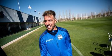 Felicidad a pleno para Julio Buffarini, con la expectativa de un nuevo debut en Talleres (Pedro Castillo / La Voz).