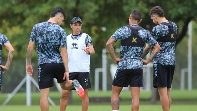 Guillermo Farré pidió a los hinchas que "valoren" a Bruno Zapelli (Prensa Belgrano).