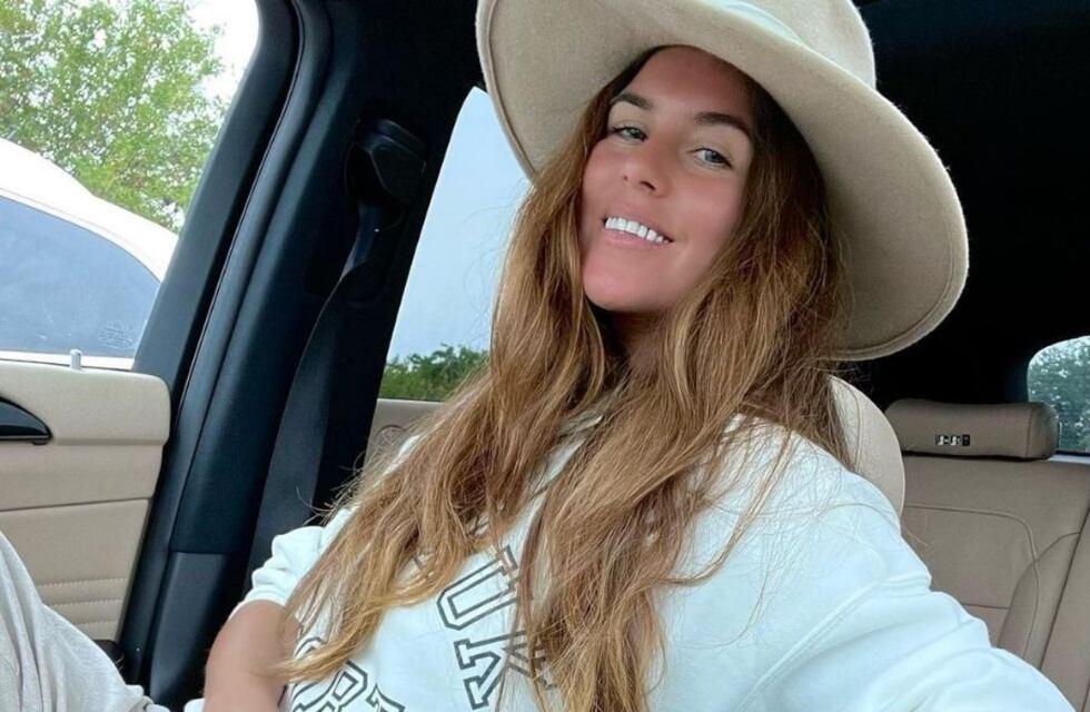 Loly Antoniale cautivó desde la playa y en un conjunto de flecos: “Un hermoso día”