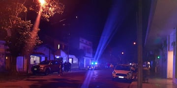 Un joven fue acuchillado en Salta tras defender a su novia de varios delincuentes.