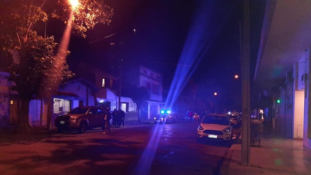 Un joven fue acuchillado en Salta tras defender a su novia de varios delincuentes.