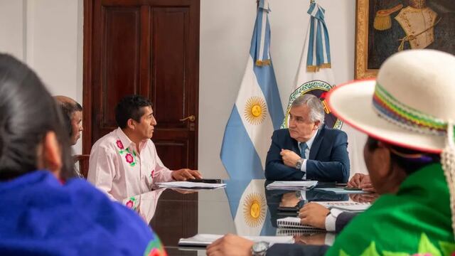 Tras intervenir en el conflicto en Caspalá, el Gobernador confirmó construcción de una nueva escuela y una nueva cancha en el pueblo.