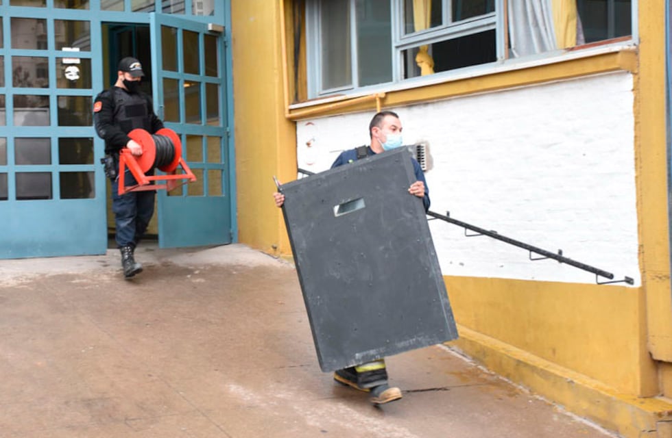 Santa Rosa: desalojaron la Casa de Gobierno por una amenaza de bomba