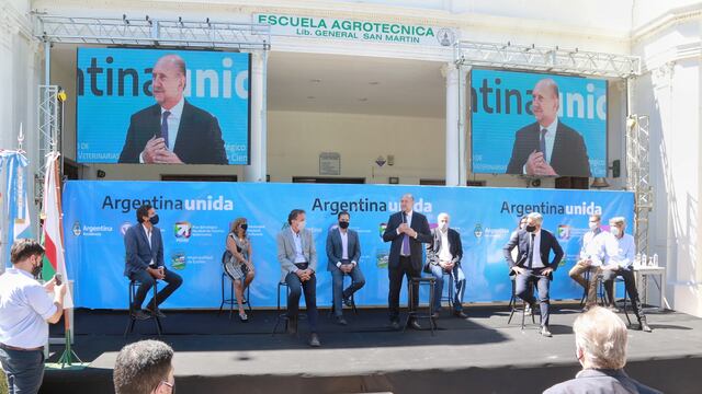 El gobernador Omar Perotti encabezó el acto en el departamento Caseros junto al ministro nacional Gabriel Katopodis. (@omarperotti)