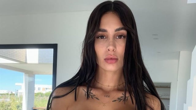 Cam Nair, la streamer y actriz de cine para adultos, jugó al límite de la censura con un look de lencería de alto impacto