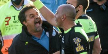 Caruso Lombardi y sus reclamos contra los árbitros, desde que era técnico de Belgrano.