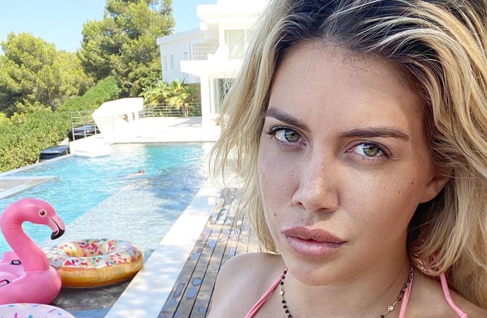 Acusan a Wanda Nara de retocarse la cintura y las piernas en una foto de sus vacaciones