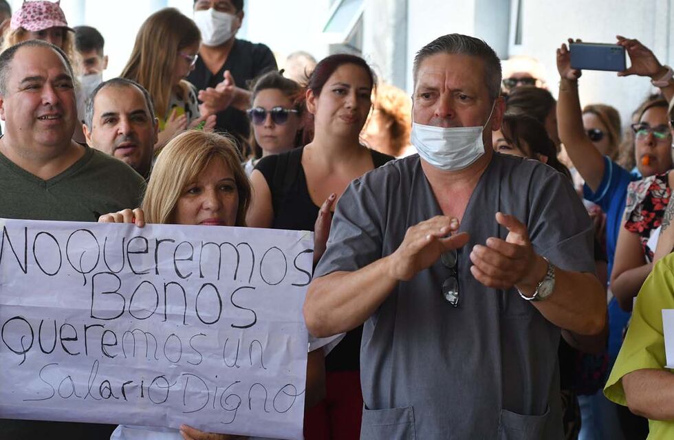En medio del conflicto, la Provincia ofreció un 102% de aumento al personal de salud de Córdoba