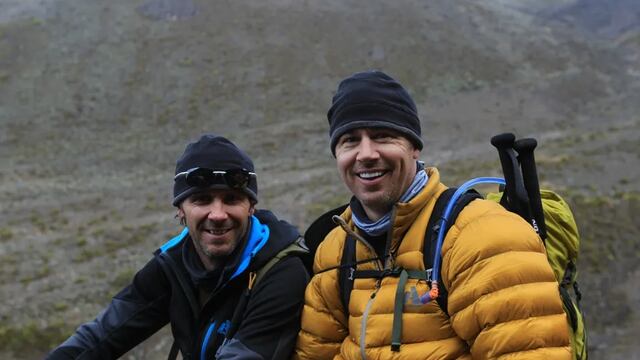 Brad Pitt junto a su hermano Doug