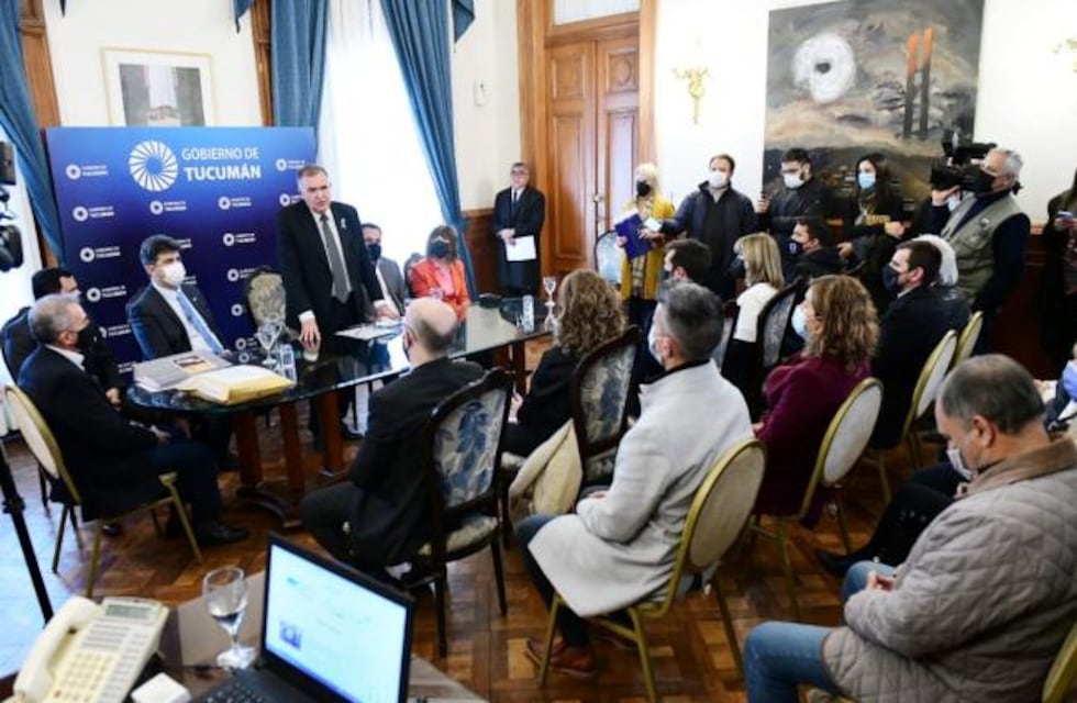 Osvaldo Jaldo: “Como Estado estamos distribuyendo equitativamente los cupos de vivienda que a Tucumán le corresponden”