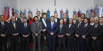 Firmado por los  17 gobernadores y el presidente Javier Milei