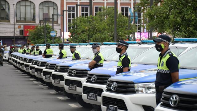 Con la presencia de Alberto Fernández, entregaron 100 camionetas a la Policía de Tucumán.