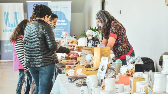 Continúa la expo feria en al Casa de la Mujer.