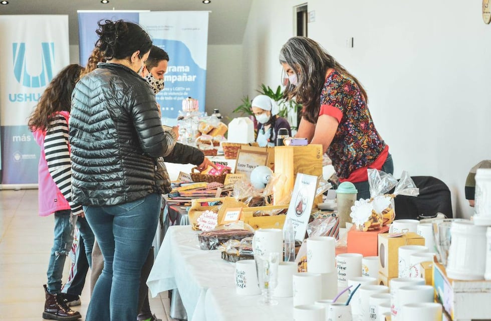 Ushuaia: Más de 150 mujeres emprendedoras exponen en la Casa de la Mujer