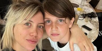 Wanda Nara junto a su hijo Constantino.