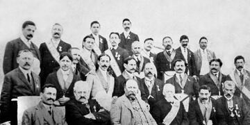 Comisión instaladora y miembros de la Logia Zola Dreyfus, de Punta Alta