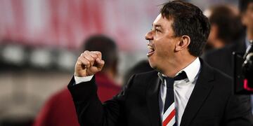 ¿A lo Labruna?: Marcelo Gallardo volvió a la Bombonera y realizó un polémico gesto.