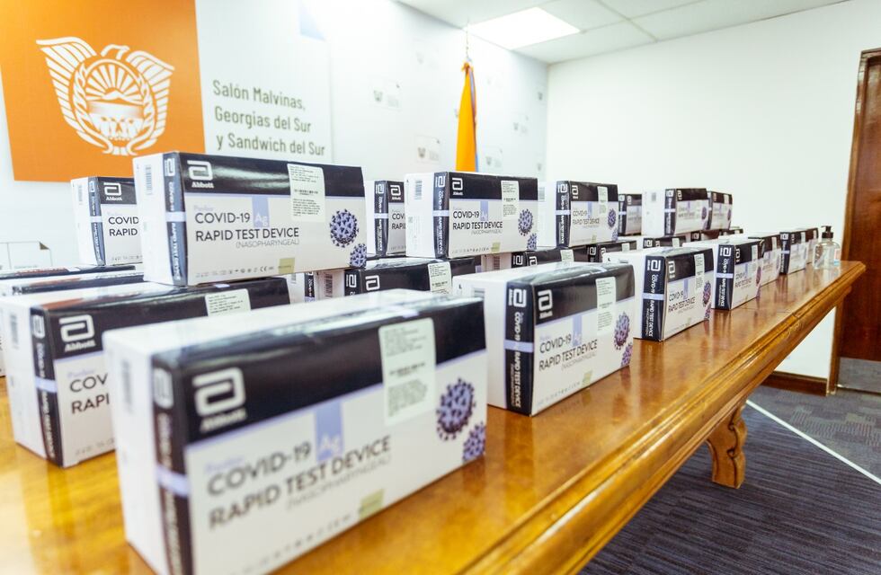 Tierra del Fuego: empleados del BTF donaron test antígenos a Salud