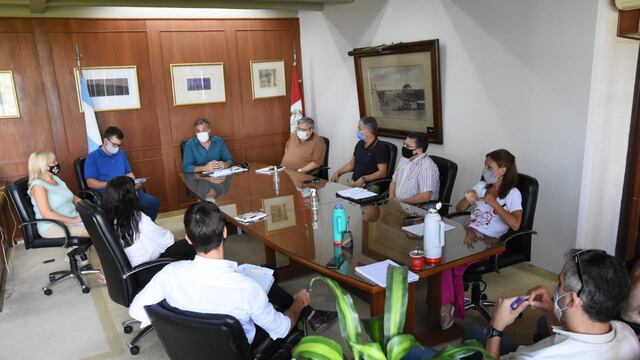 Luis Castellano recibió a los concejales en su despacho de intendencia