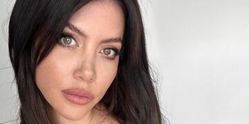 Frente al espejo y en primer plano, Wanda Nara conquistó con un vestido animal print