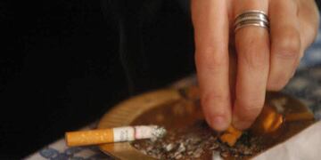 TABAQUISMO. El consumo de tabaco y la exposición al humo causan cada año la muerte de más de 8 millones de personas en el mundo. (Archivo).