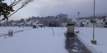 Limpieza del Municipio en calles de Ushuaia tras la intensa nevada