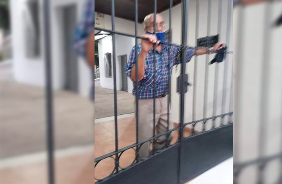Un abuelo quedó encerrado en el cementerio de Santa Elena