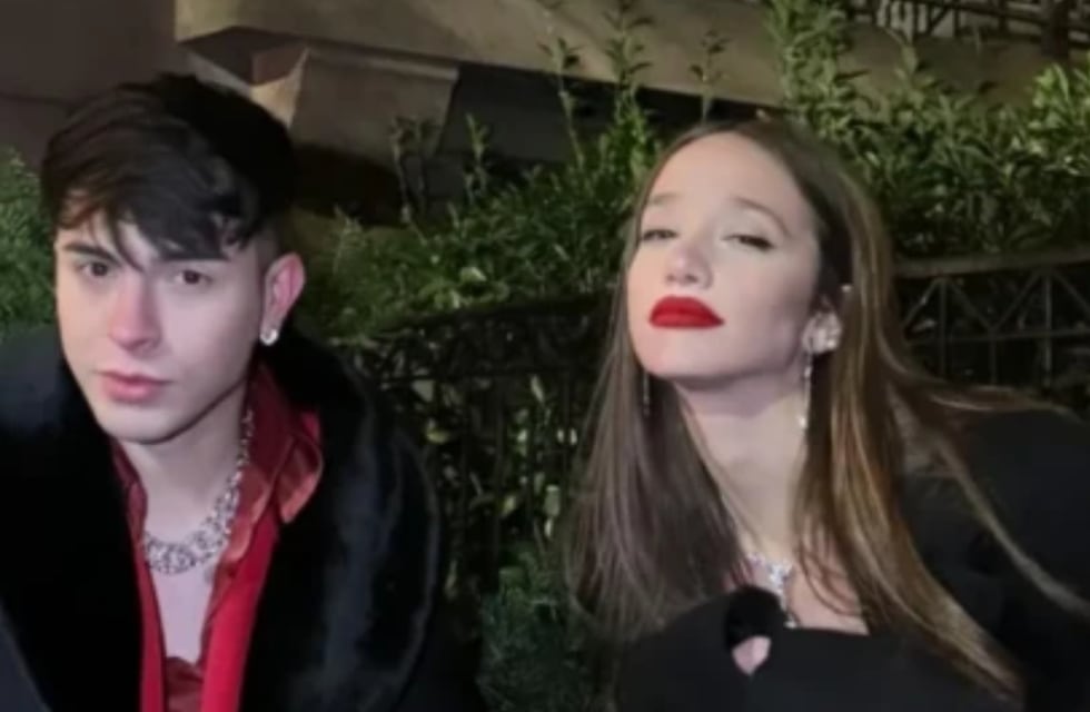 Alojados en un hotel de lujo con vista a la Torre Eiffel: las románticas vacaciones de Ángela Torres y Rusherking en París