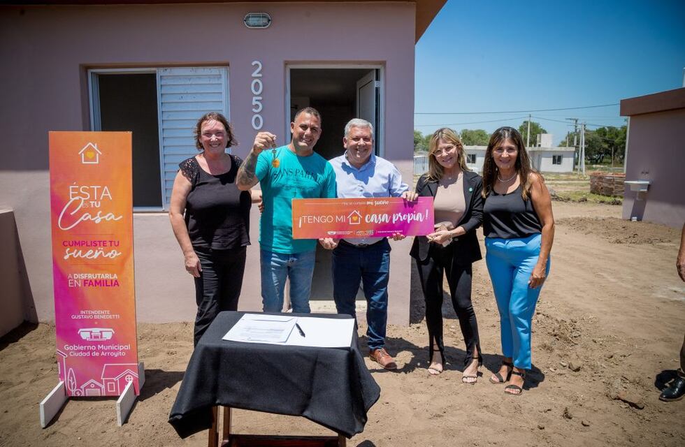 El Municipio de Arroyito entregó 12  viviendas de Plan Casa y Plan Casa Social