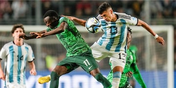 Ibrahim Muhammad puso el 1-0 para Nigeria. El partido terminó 2 a 0 (AP)